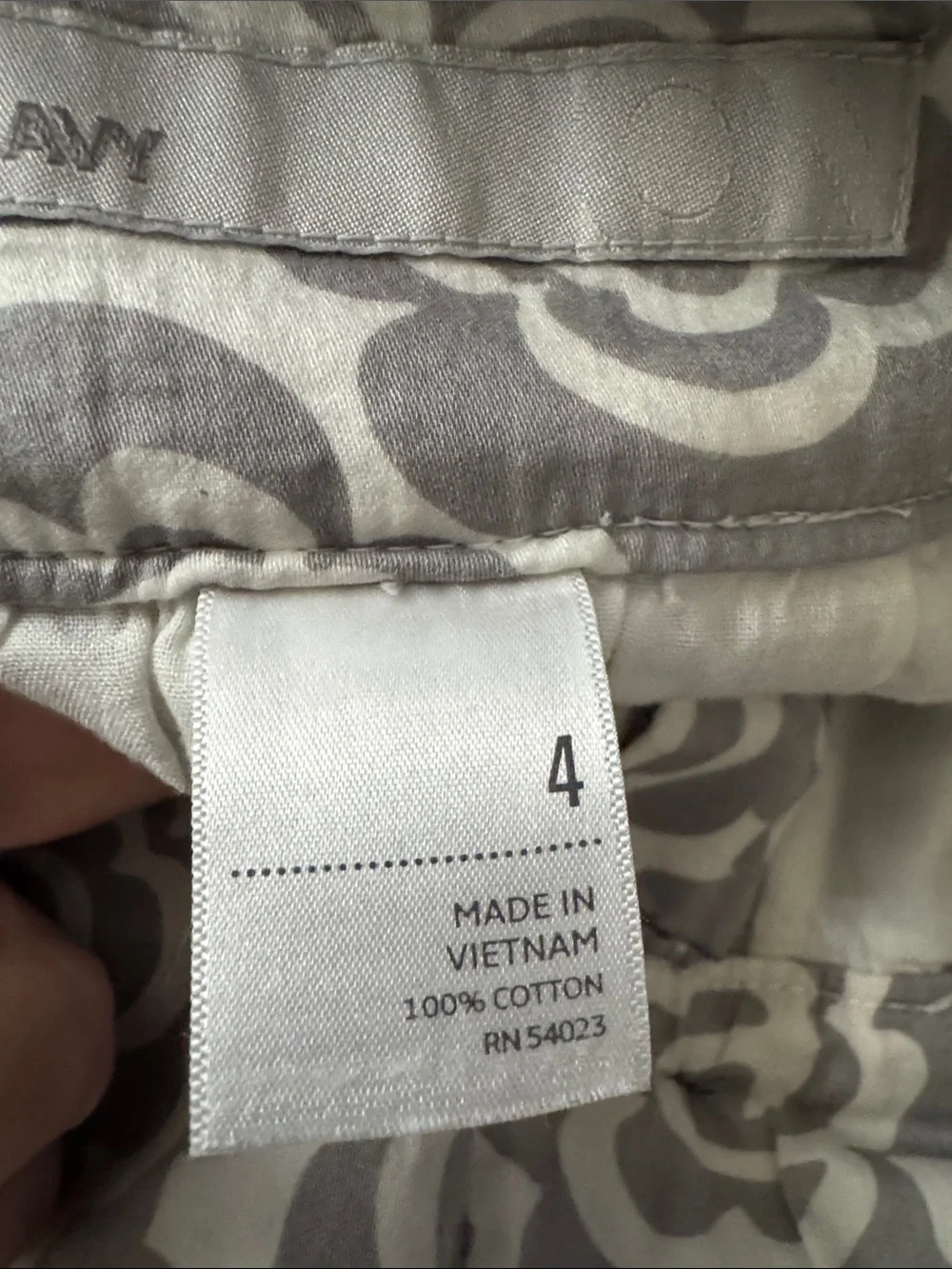 Old Navy Gray White Graphic Floral Pleated Retro Mini A-Line Skirt w/ pockets - Picture 13 of 13